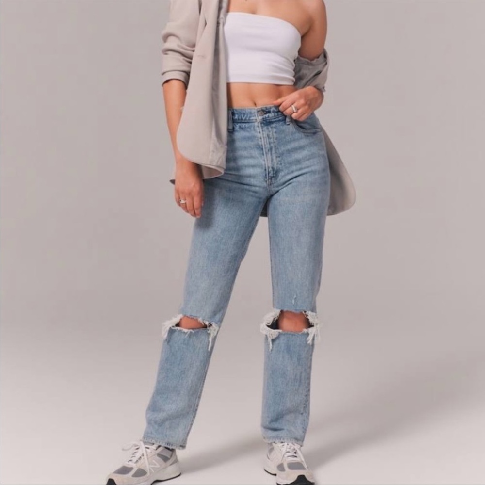 Abercrombie & Fitch 90s Ultra High Rise
Straight Jeans